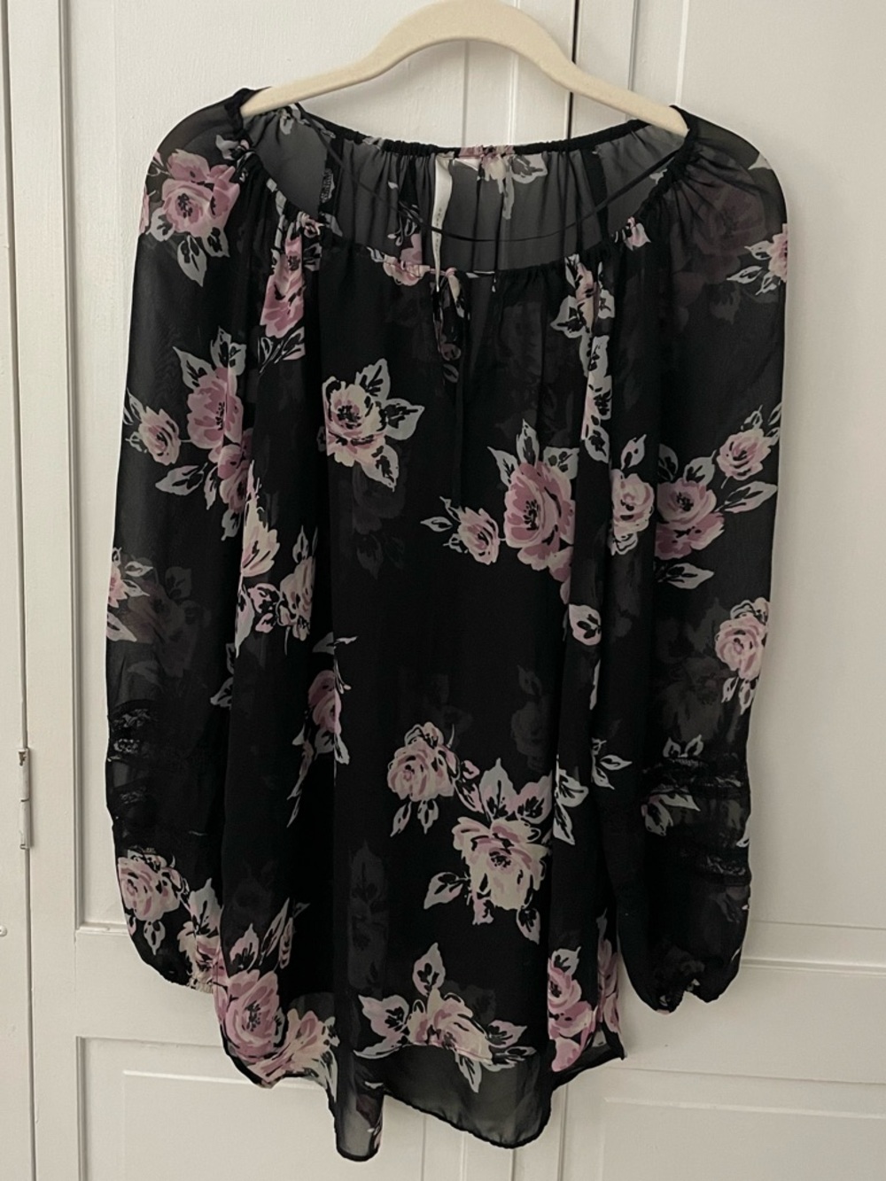 LC Lauren Conrad Black Sheer Floral Peasant Top w/  lavender Roses Size S